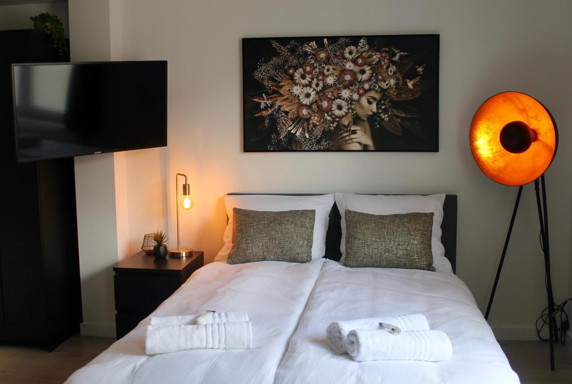 B&K Urban City Suites Tilburg Bagian luar foto