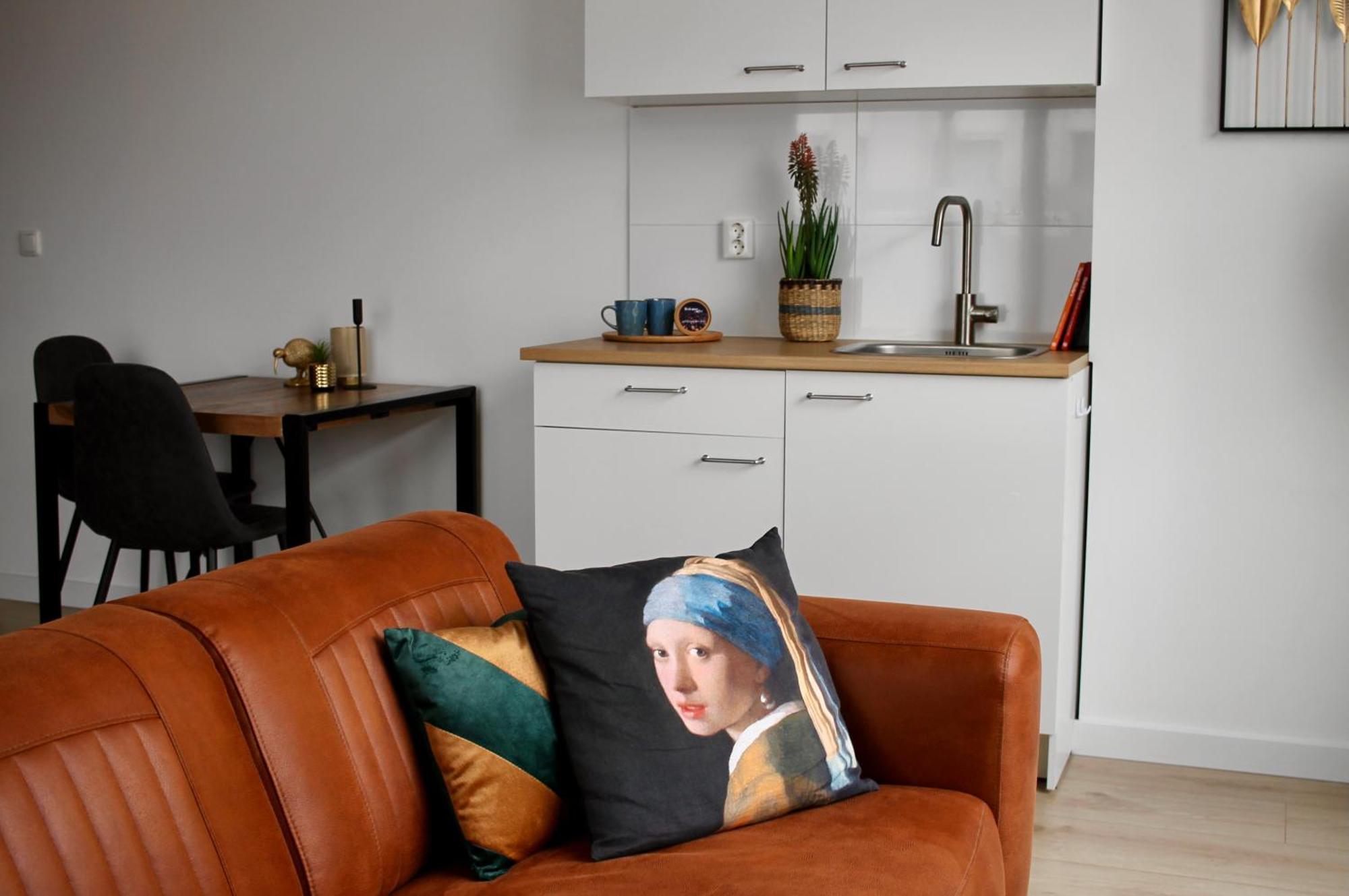 B&K Urban City Suites Tilburg Bagian luar foto