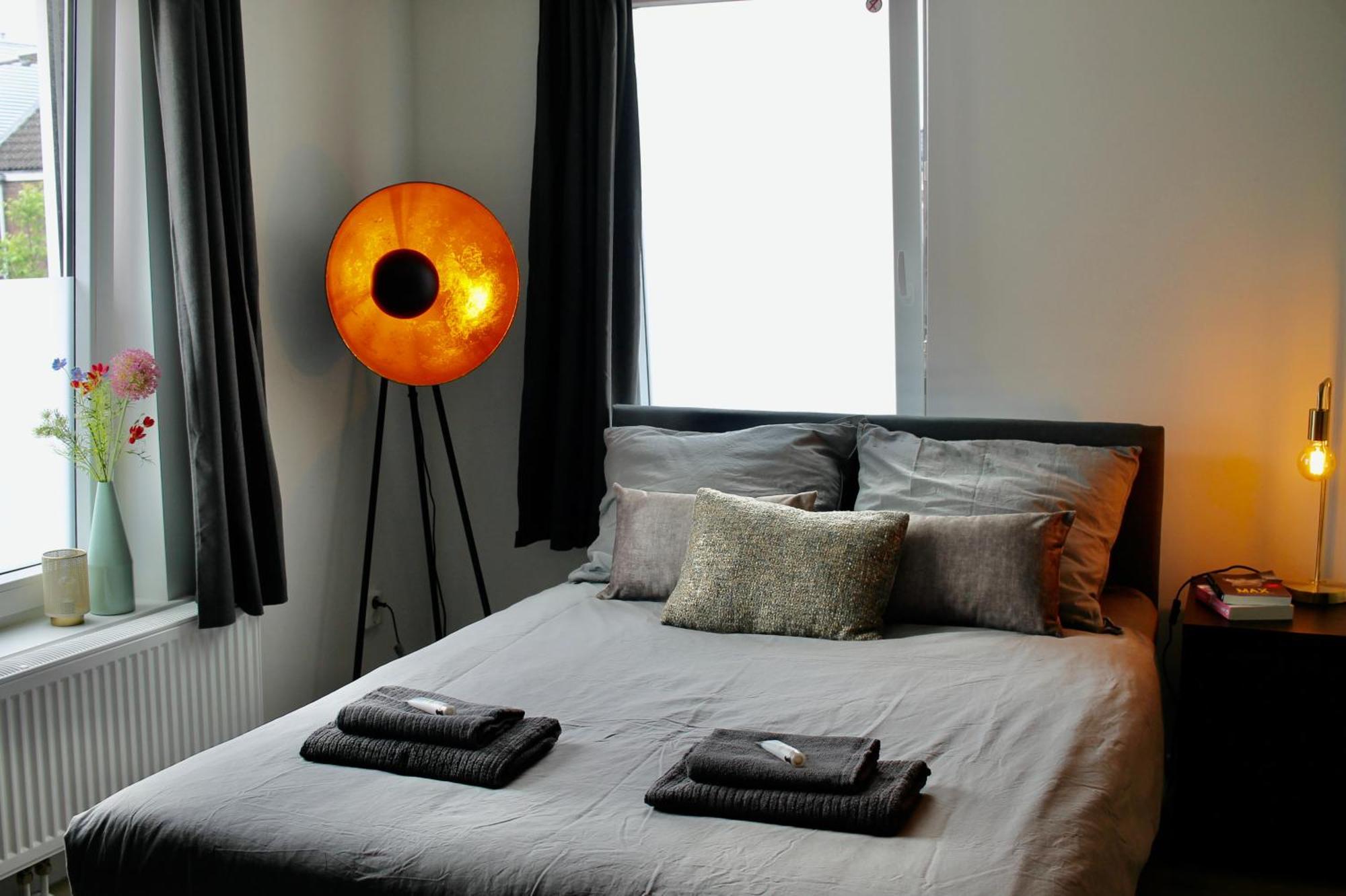 B&K Urban City Suites Tilburg Bagian luar foto