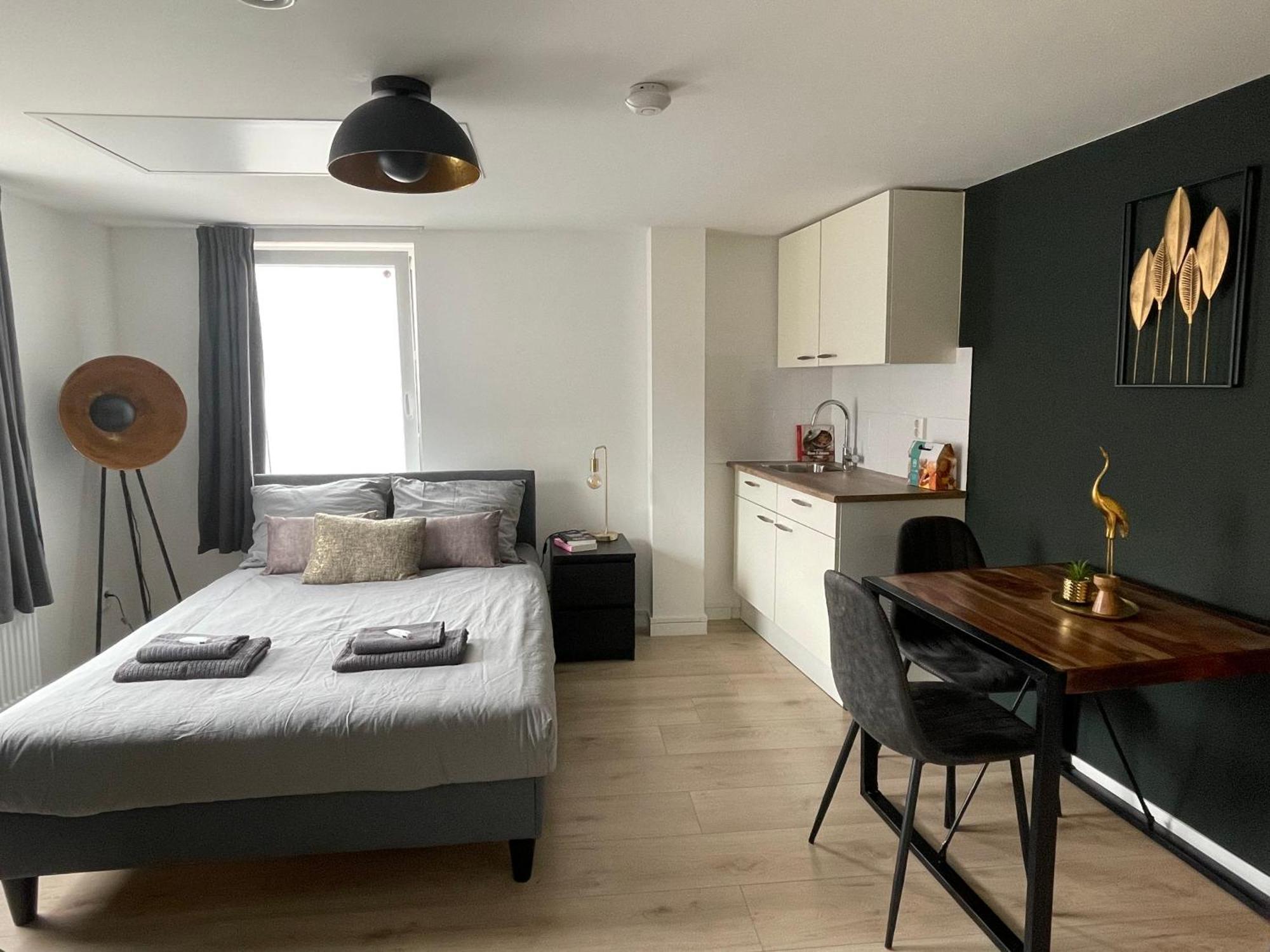 B&K Urban City Suites Tilburg Bagian luar foto