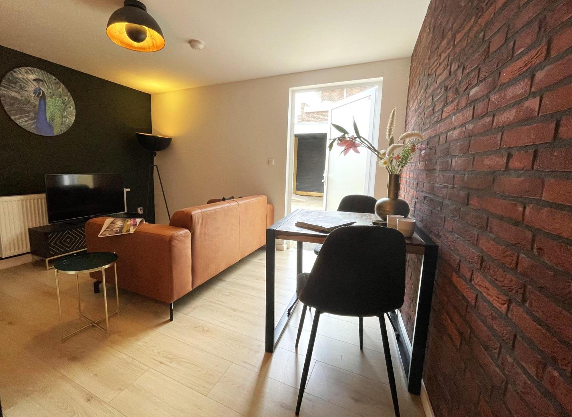 B&K Urban City Suites Tilburg Bagian luar foto