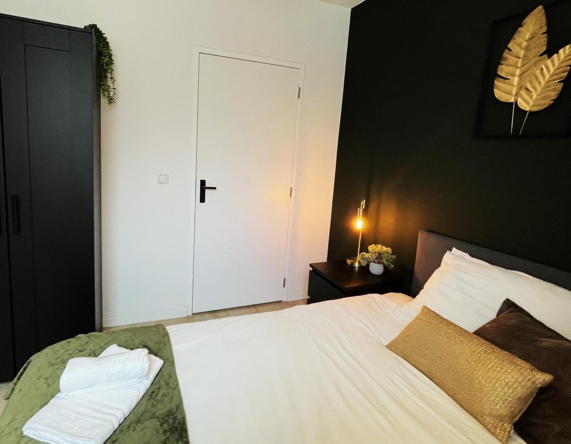 B&K Urban City Suites Tilburg Bagian luar foto