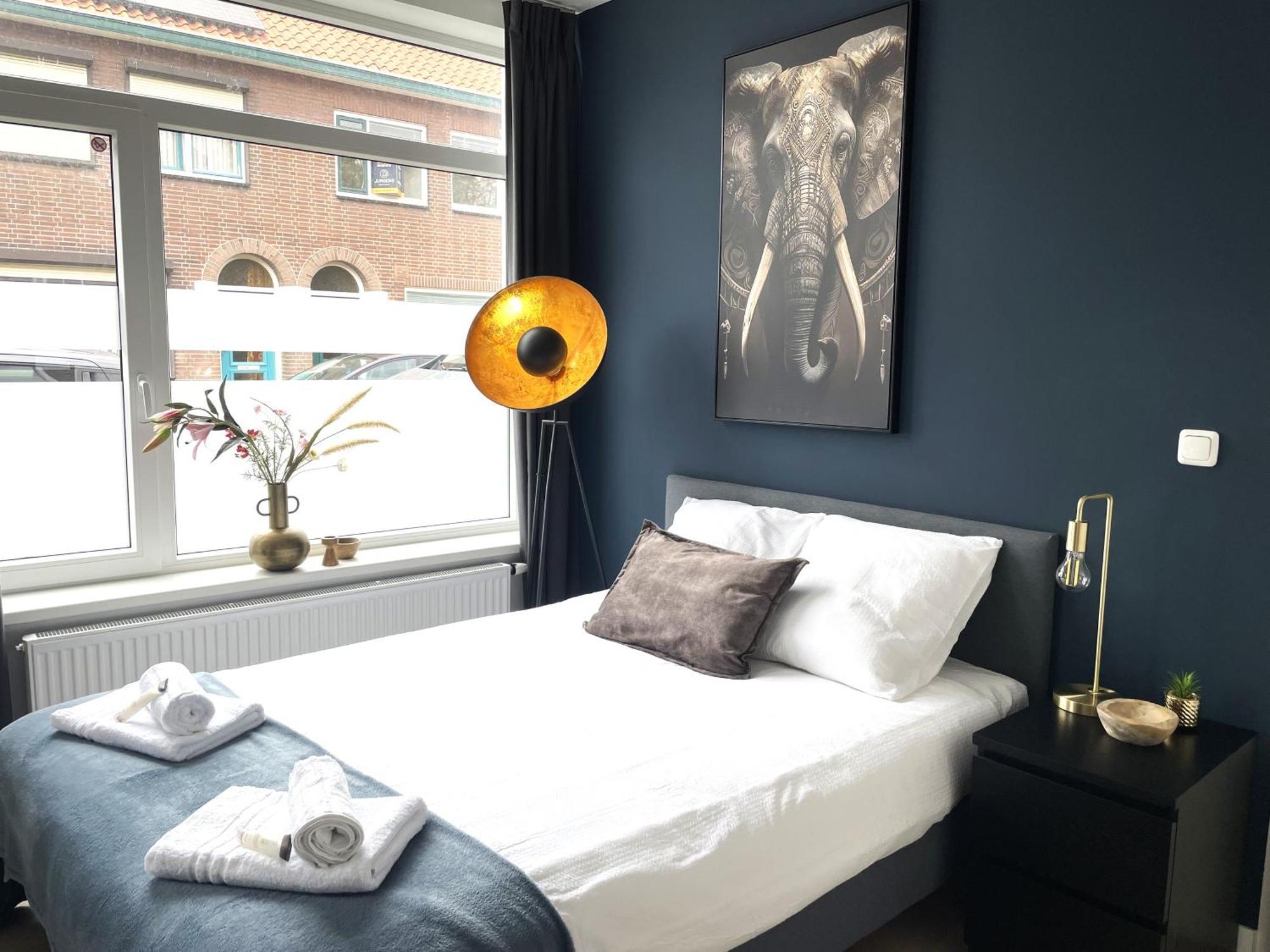 B&K Urban City Suites Tilburg Bagian luar foto