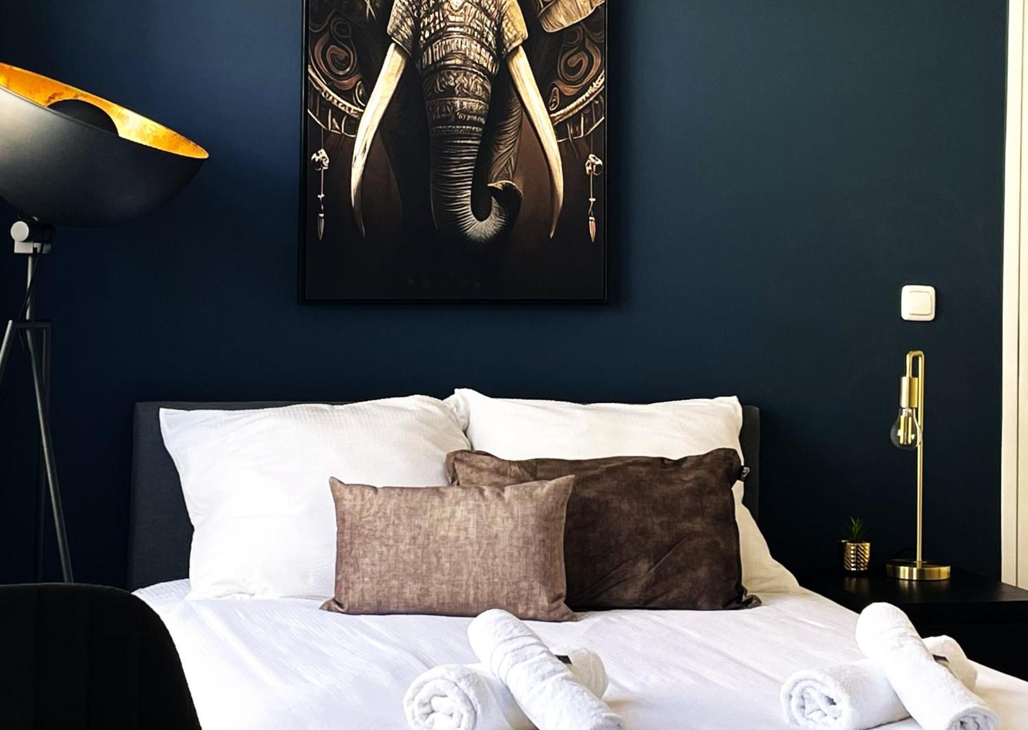 B&K Urban City Suites Tilburg Bagian luar foto