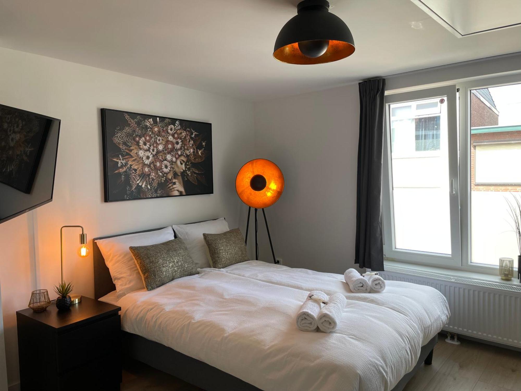 B&K Urban City Suites Tilburg Bagian luar foto
