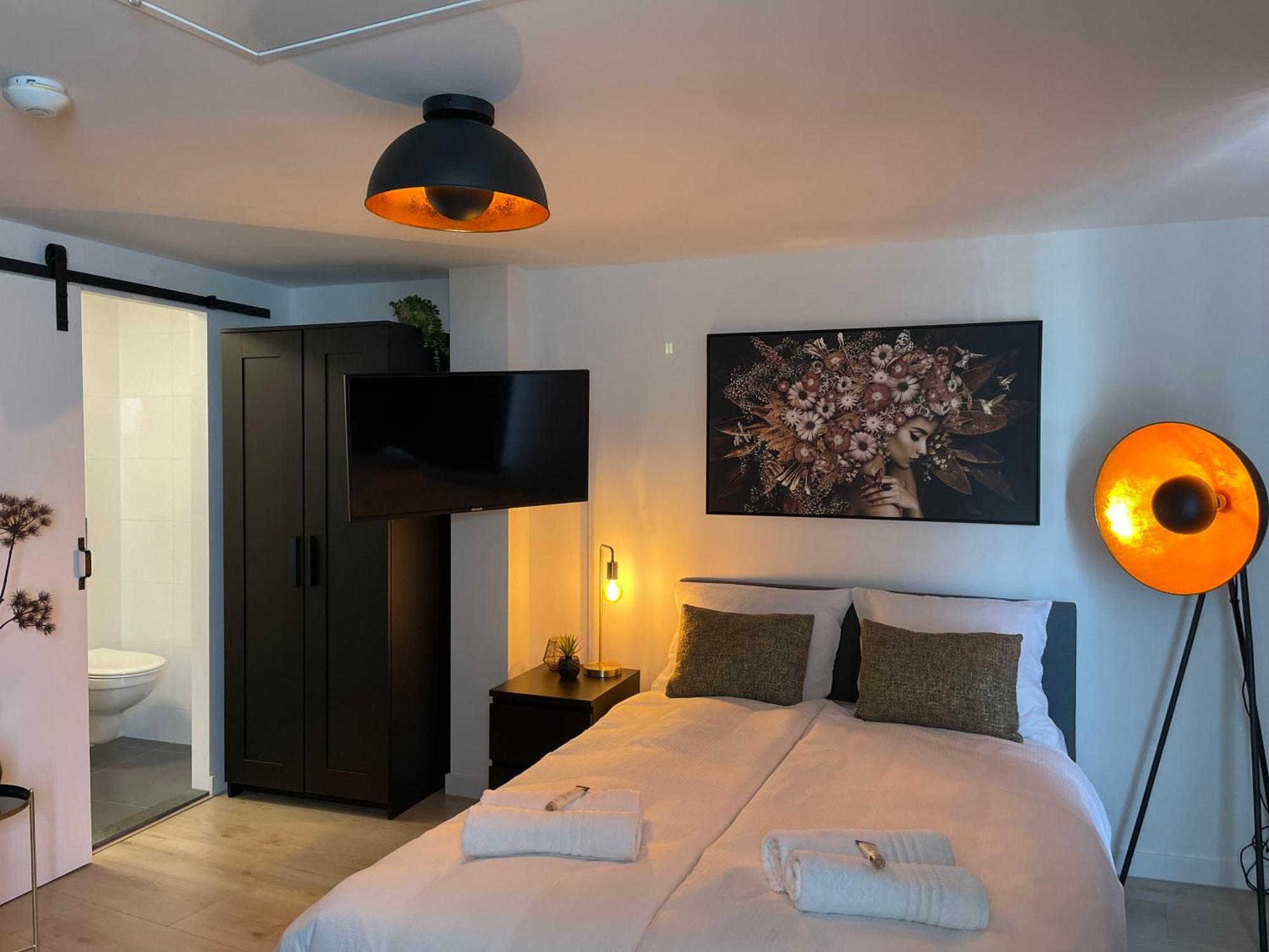 B&K Urban City Suites Tilburg Bagian luar foto